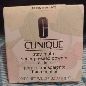 Clinique Stay Matte Powder